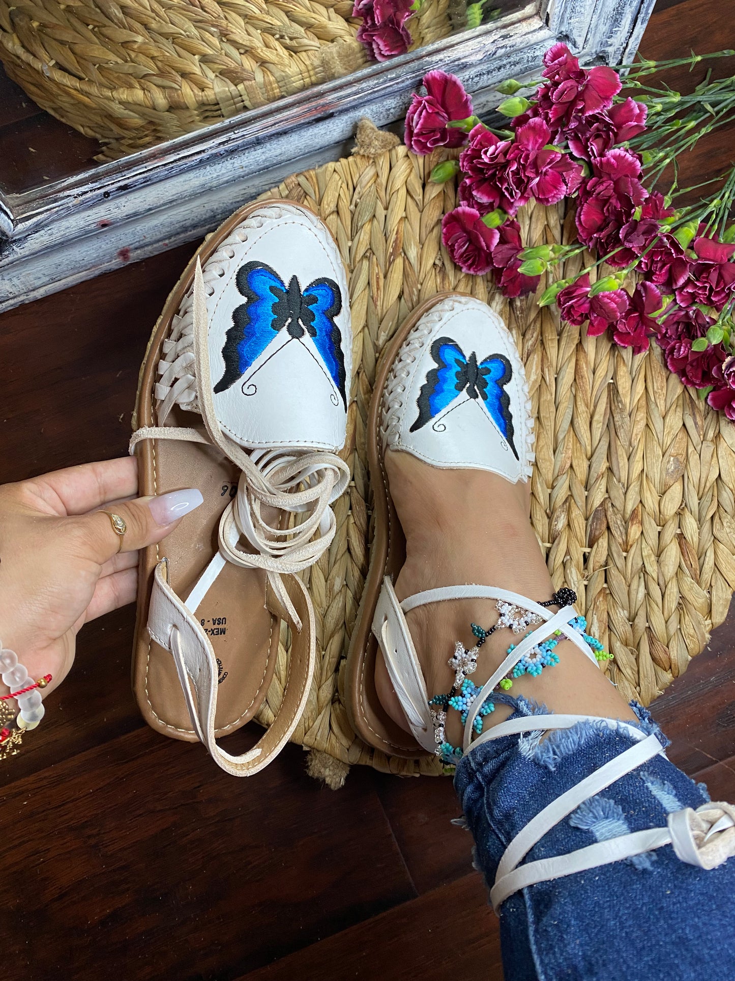 Mari Lace up White