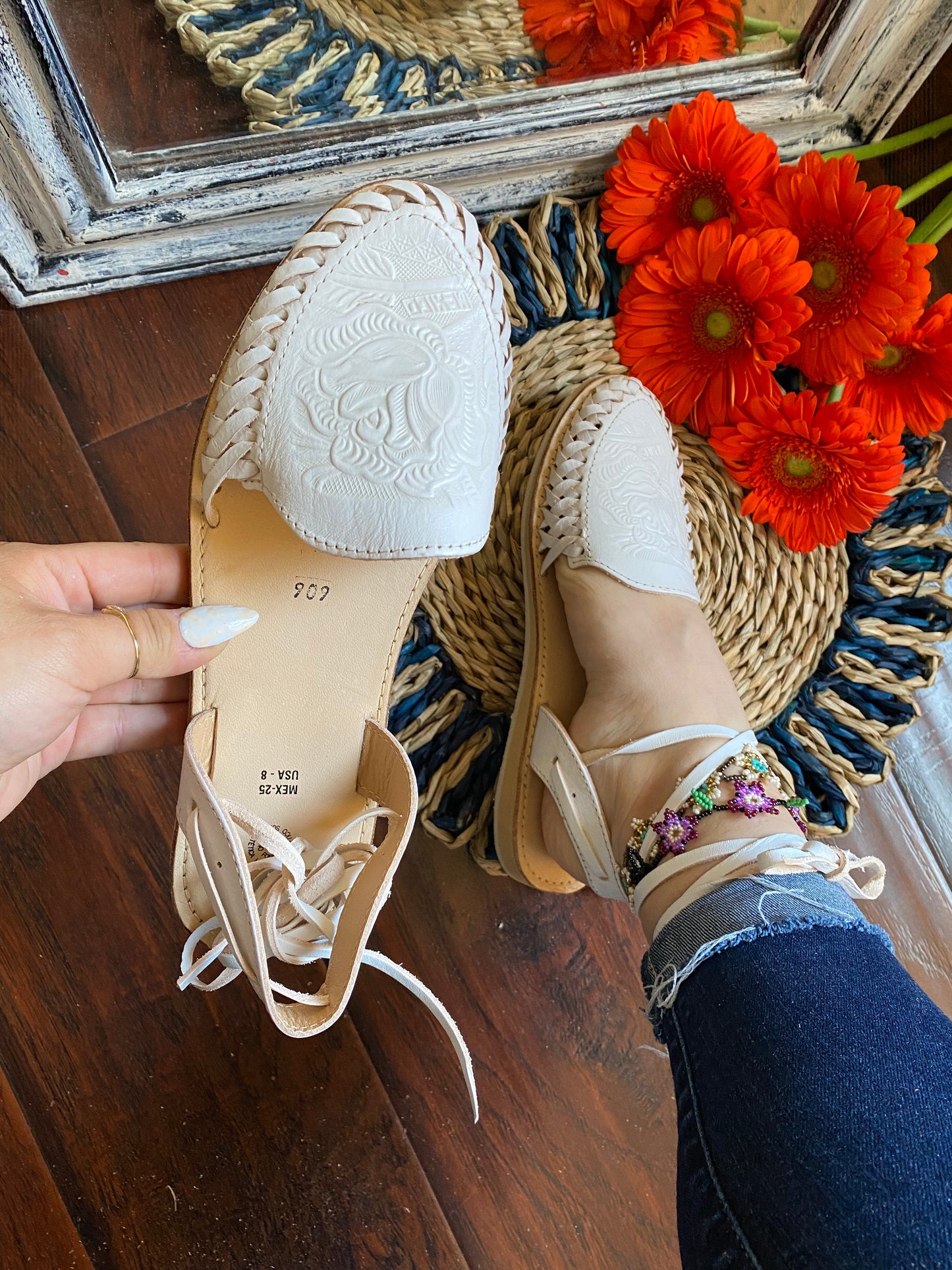 Perla Lace up White