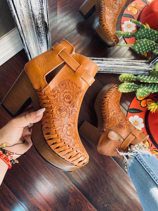 Maya booties