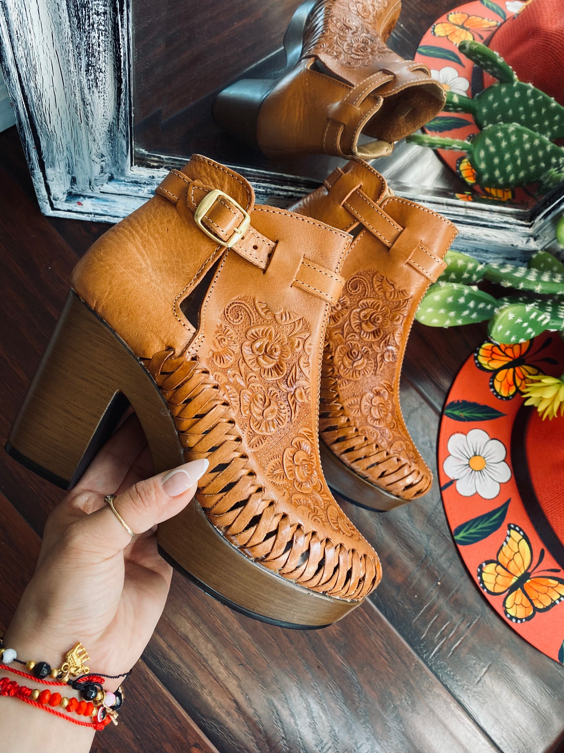 Maya booties Tan