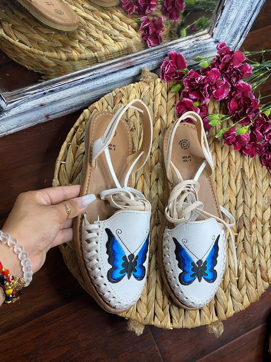 Mari Lace up White